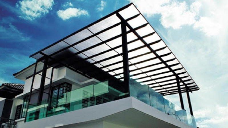 Mái hiên nhà là nơi thường được lắp đặt bạt sáng Mái hiên nhà là nơi thường được lắp đặt bạt sáng