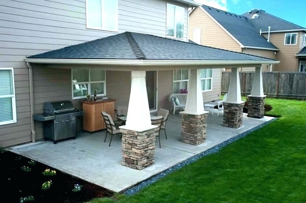 Mái hiên ngói màu xanh lục