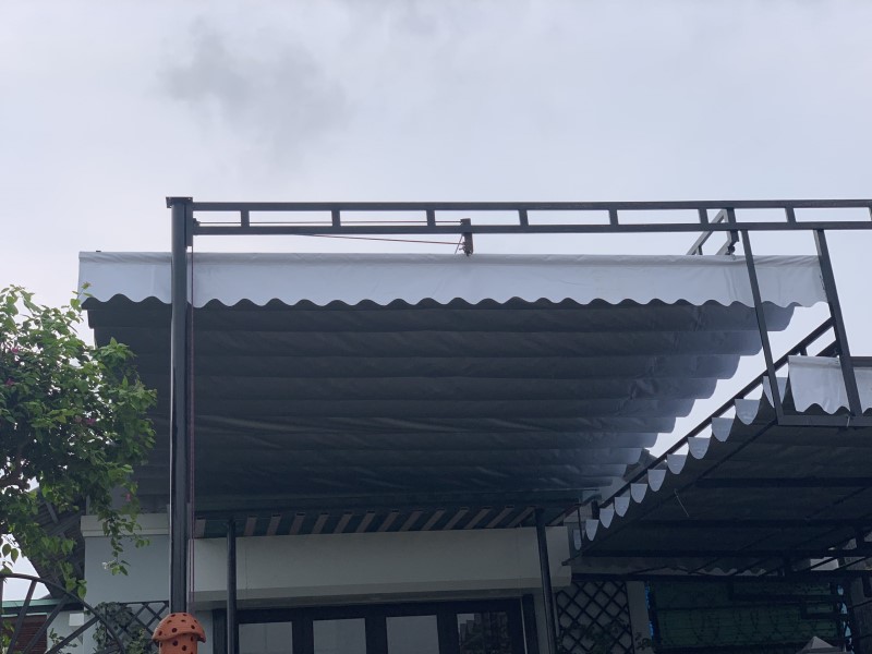 Bạt xếp tối màu, đơn giản, sang trọng Bạt xếp tối màu, đơn giản, sang trọng