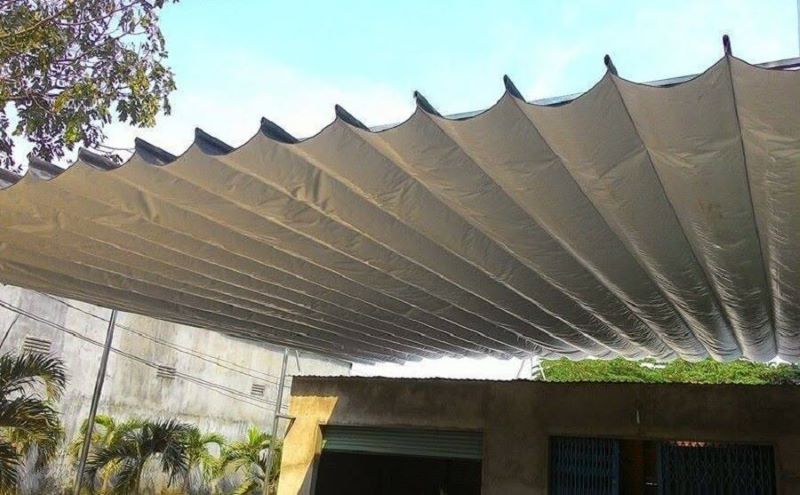 Bạt che mưa tiện lợi và dễ sử dụng