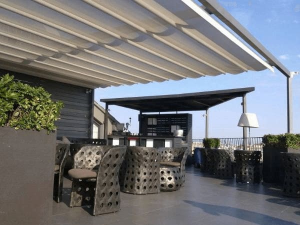 Một số mẫu mái hiên quán cafe đẹp phong cách