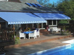 Chọn màu sắc mái hiên nên ưu tiên những gam màu nhã nhặn, nhẹ nhàng