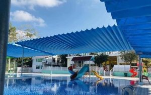 Vì sao nên lắp mái xếp cho hồ bơi quận 10 ?