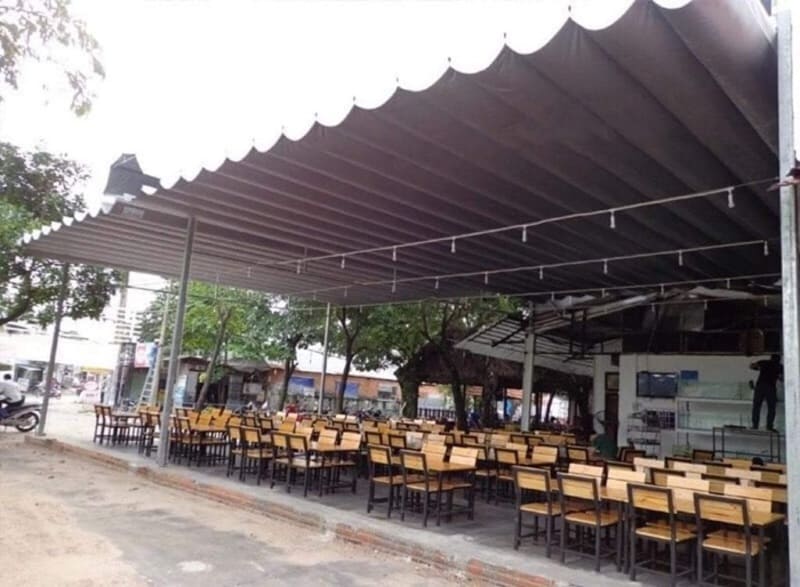 Mái xếp quán cafe Quận 2 dạng lượn sóng