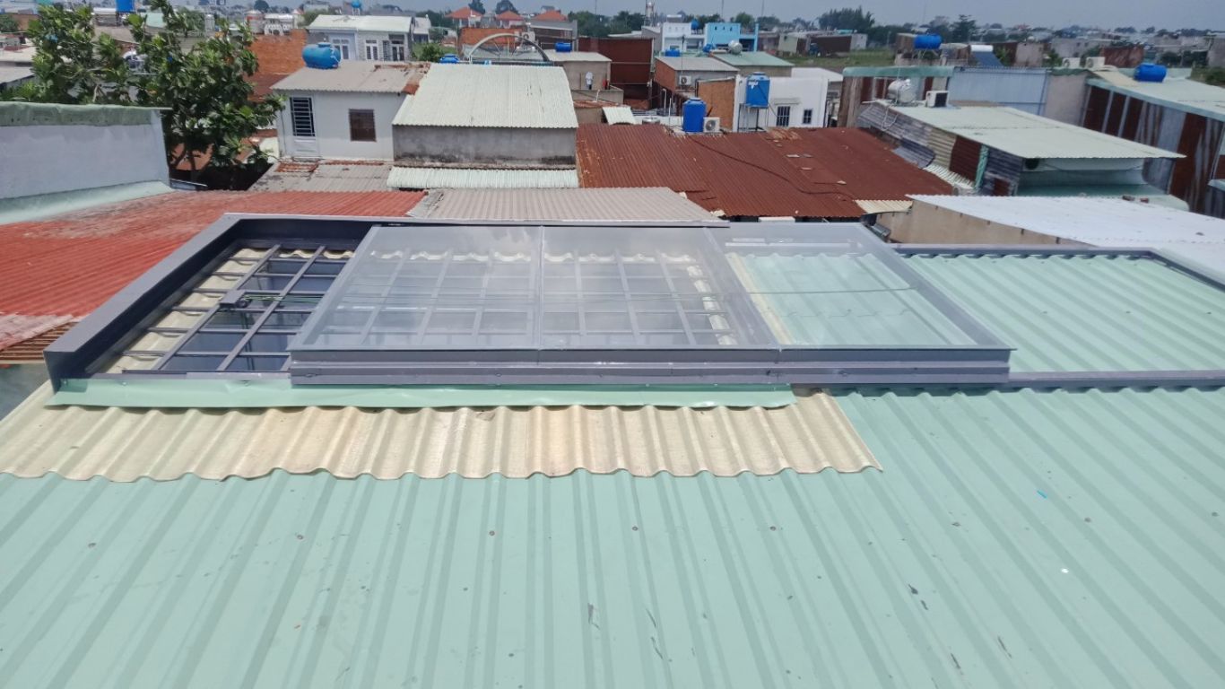 Mái trượt giếng trời quận 1 kéo tay thủ công
