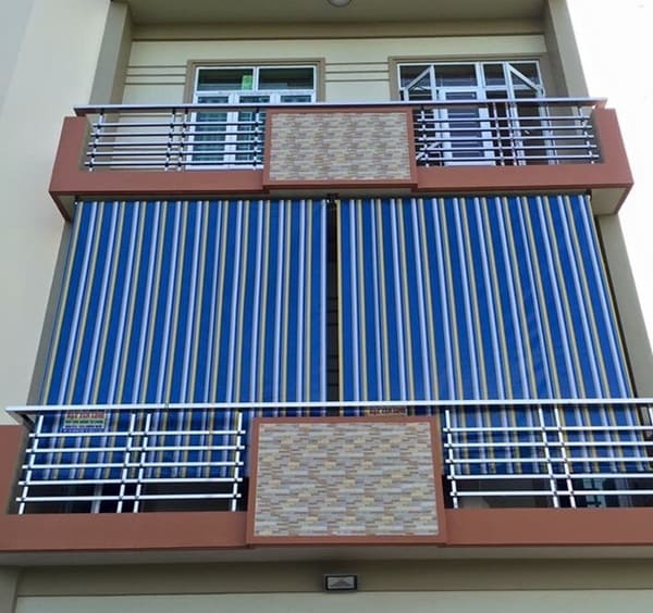 Bạt che ngoài trời phường Vĩnh Tuy dạng PE nổi bật với tính dẻo dai, không có mùi khó chịu và đảm bảo an toàn
