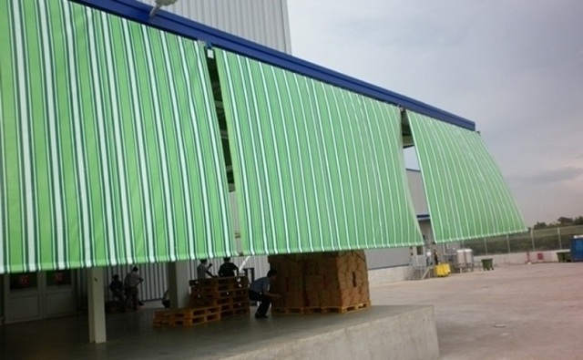 Bạt nhựa PE được sản xuất từ chất liệu Polyethylene nổi bật với độ dẻo cao