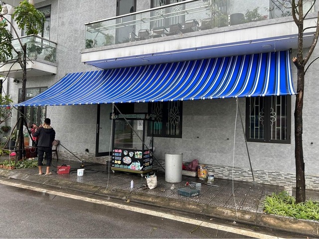 Bạt nhựa PE được sản xuất từ nhựa Polyethylene nổi bật với đặc tính dẻo dai, không có mùi khó chịu