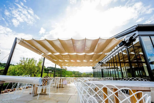 Bạt xếp lượn sóng cho không gian lớn