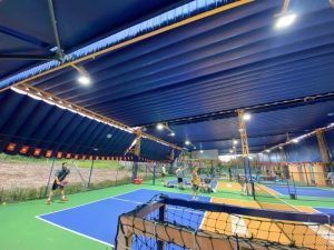 Nhu cầu lắp đặt mái che di động cho sân Pickleball tại Phường Ba Đình