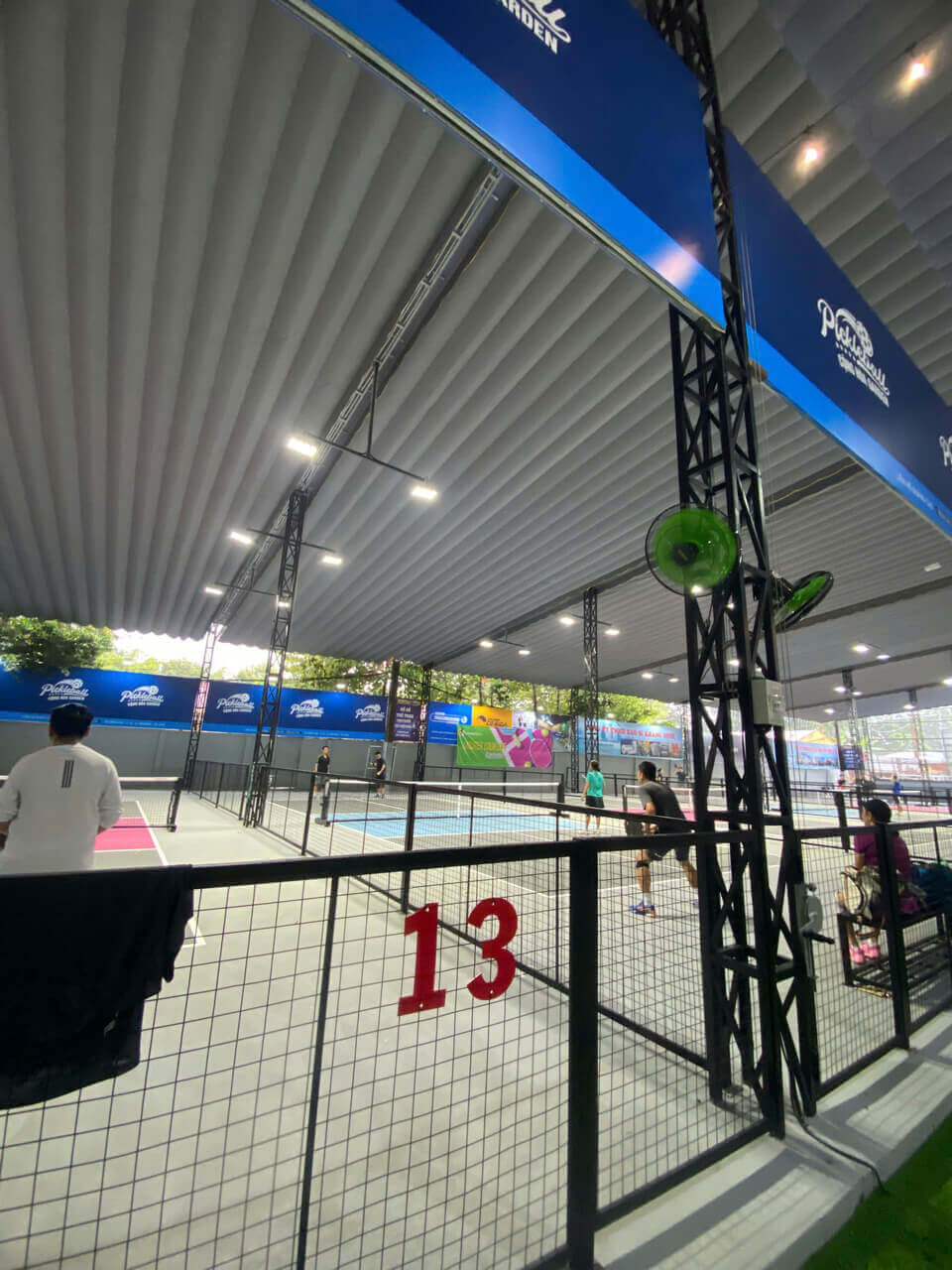 Thi công mái che di động sân pickleball phường Kim Liên
