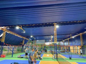 Lắp đặt mái che di động sân pickleball tại phường Văn Miếu – Quốc Tử Giám