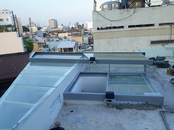 Báo giá mái trượt giếng trời quận 11