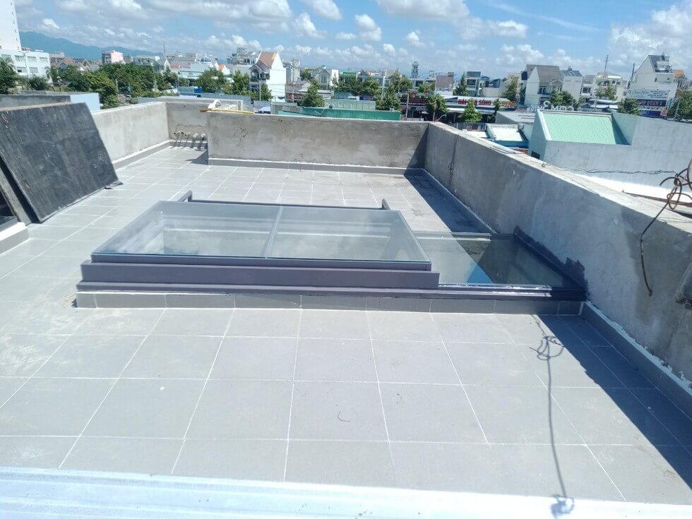 Chống thấm và vận hành mái trượt giếng trời